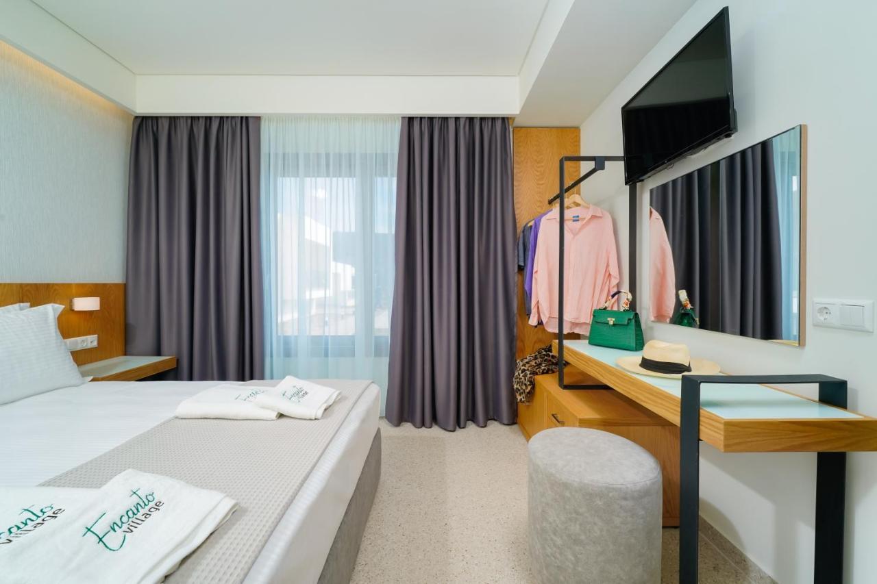 Encanto Village -Apartments Потос Екстериор снимка