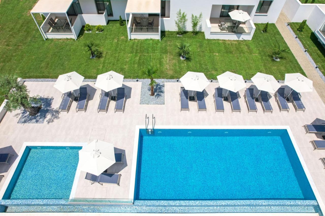 Encanto Village -Apartments Потос Екстериор снимка
